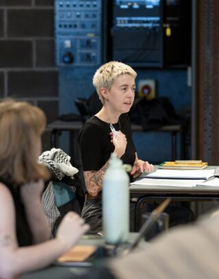 Kayley Roberts yn ymarferion Dynolwaith